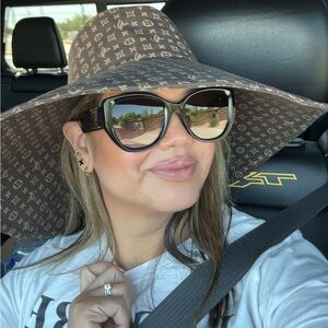 Meet your Posher, Anny